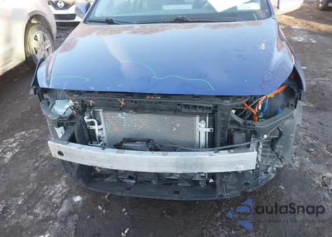 2022 Hyundai Ioniq Plug-In Hybrid Sel from USA, damaged, VIN KMHC75LD2NU276602